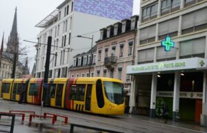 Découvrez les services de la Pharmacie Lafayette à Mulhouse et apprenez comment économiser sur vos frais médicaux avec une assurance santé adaptée.